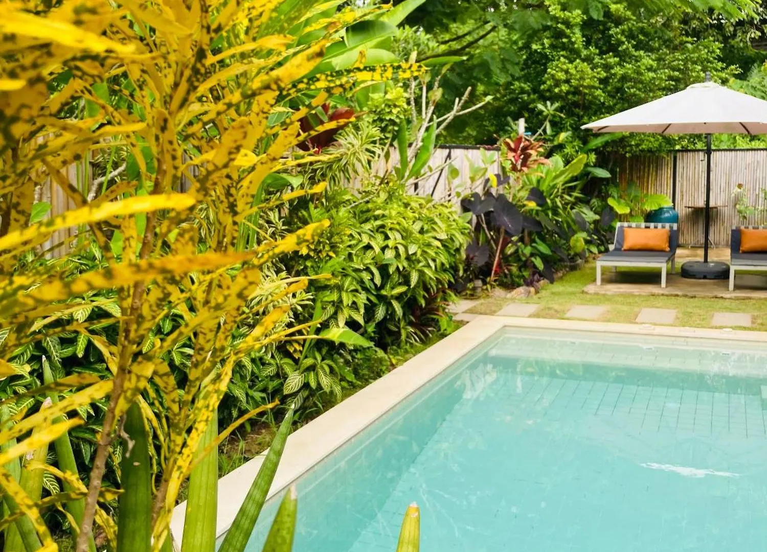 Nature Hug Pool Villa Near The Beach Ko Lanta